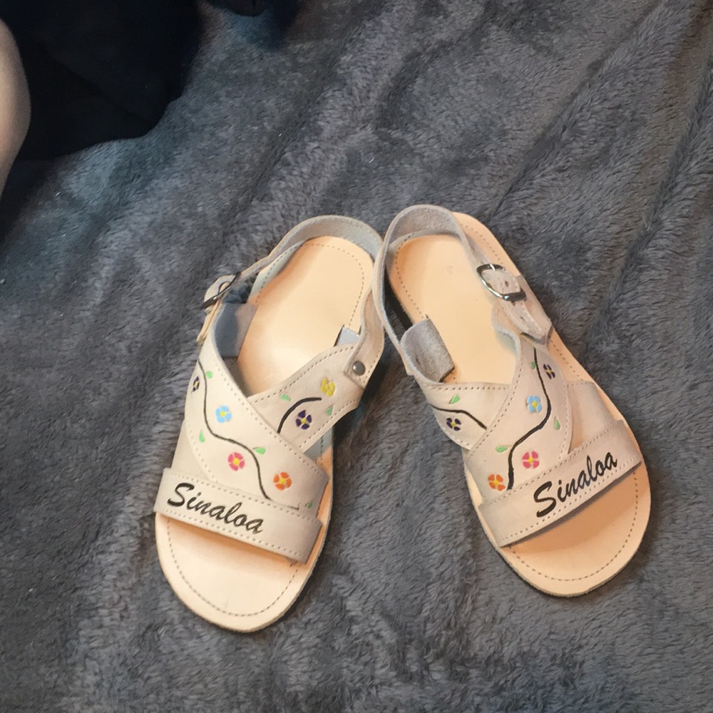 It sandals from Mexico in Mexico there size1 but in us it 3 1/2